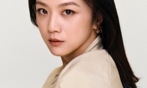 易烊千玺汤唯搭档主演辛爽新剧孔雀